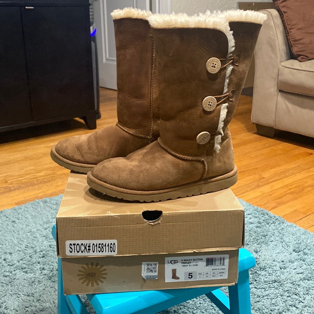 UGG Bailey button triplet chestnut boots